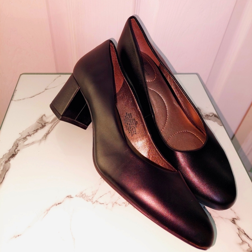 Women's Black Bandolino Pumps